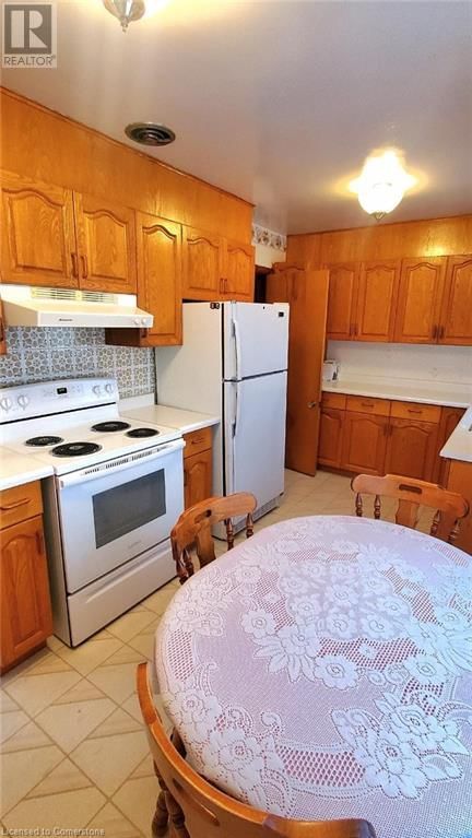 128 WOODS STREET Image 6