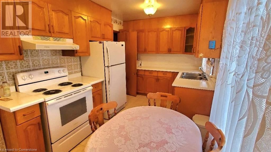 128 WOODS STREET Image 7