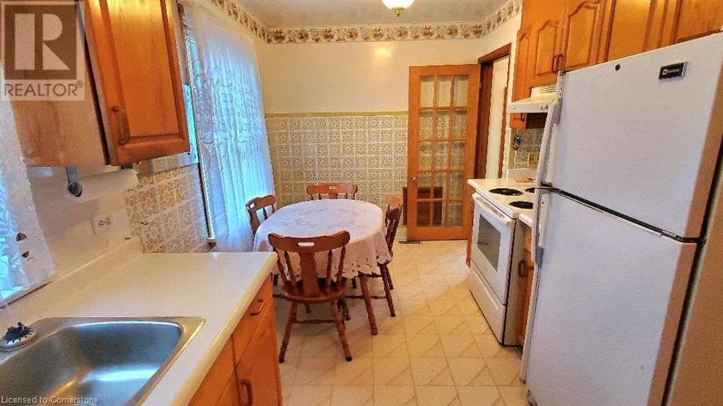 128 WOODS STREET Image 8