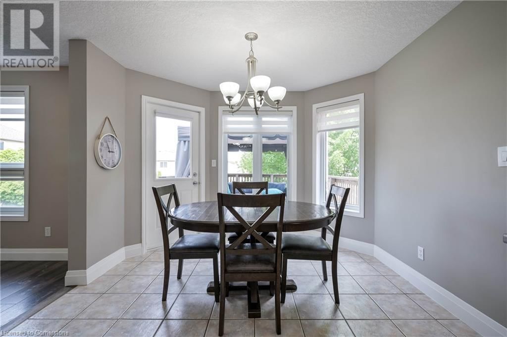 10 QUEEN CHARLOTTE CRESCENT Image 11