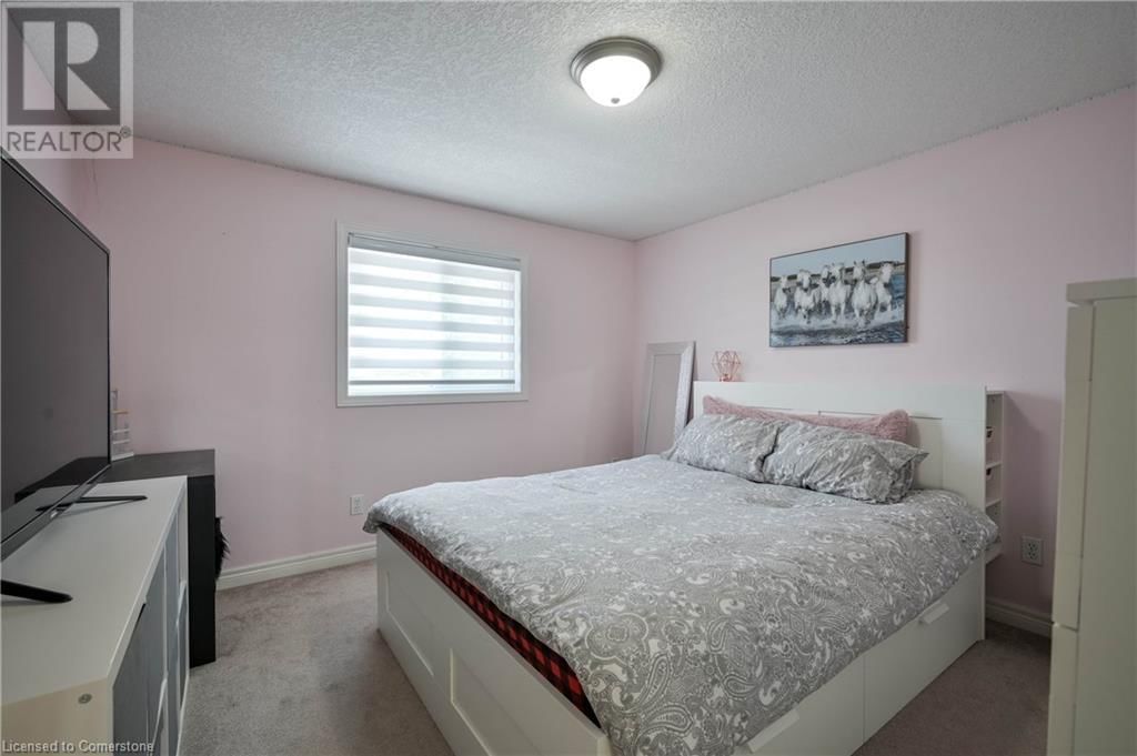 10 QUEEN CHARLOTTE CRESCENT Image 22
