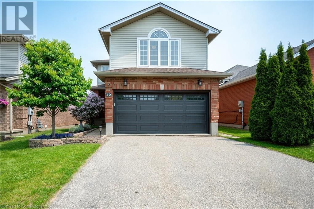 10 QUEEN CHARLOTTE CRESCENT Image 3