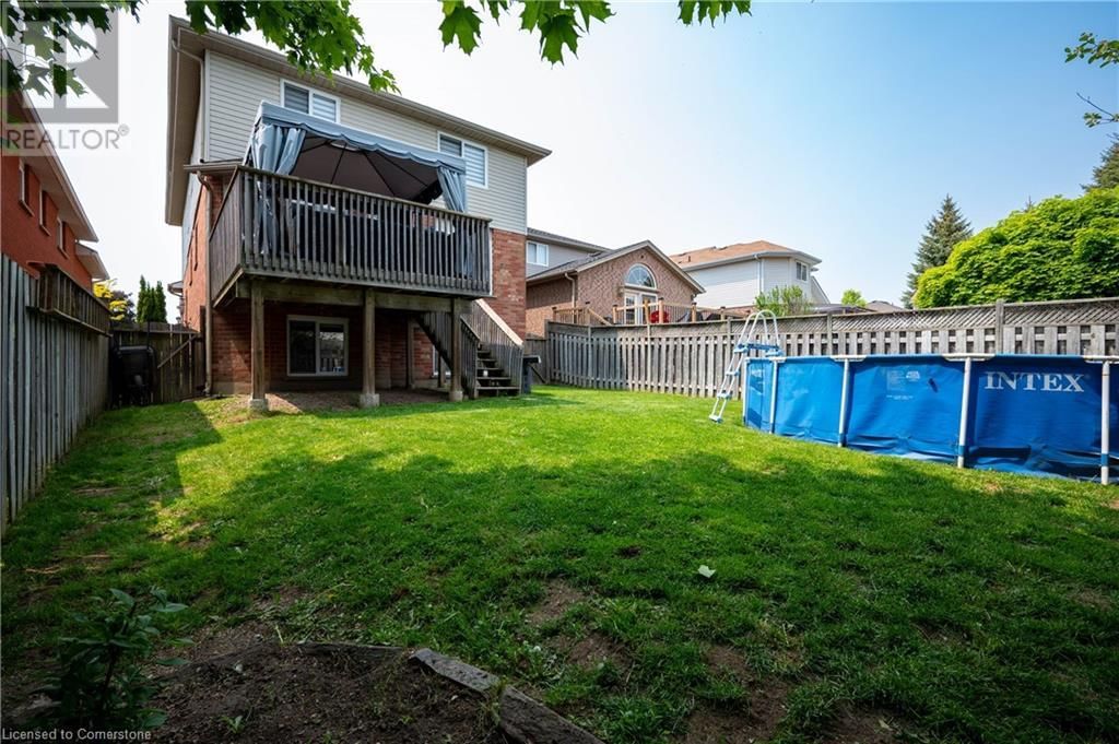 10 QUEEN CHARLOTTE CRESCENT Image 38