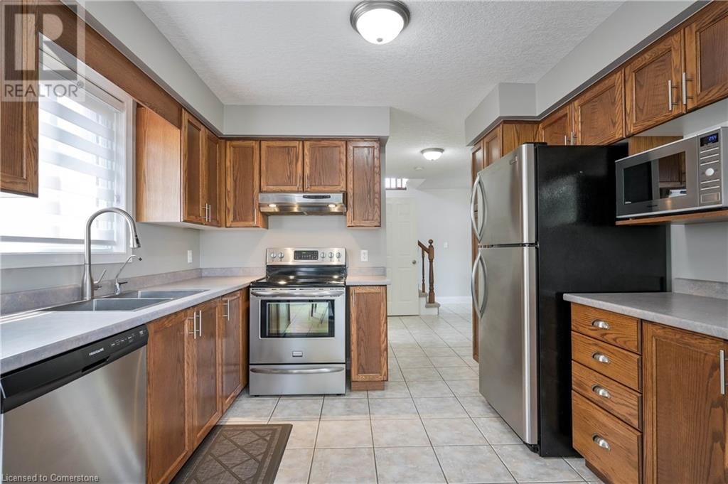 10 QUEEN CHARLOTTE CRESCENT Image 7