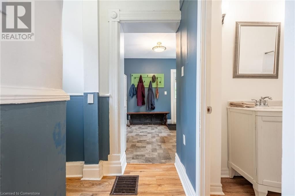 52 BARTON STREET WEST Image 12