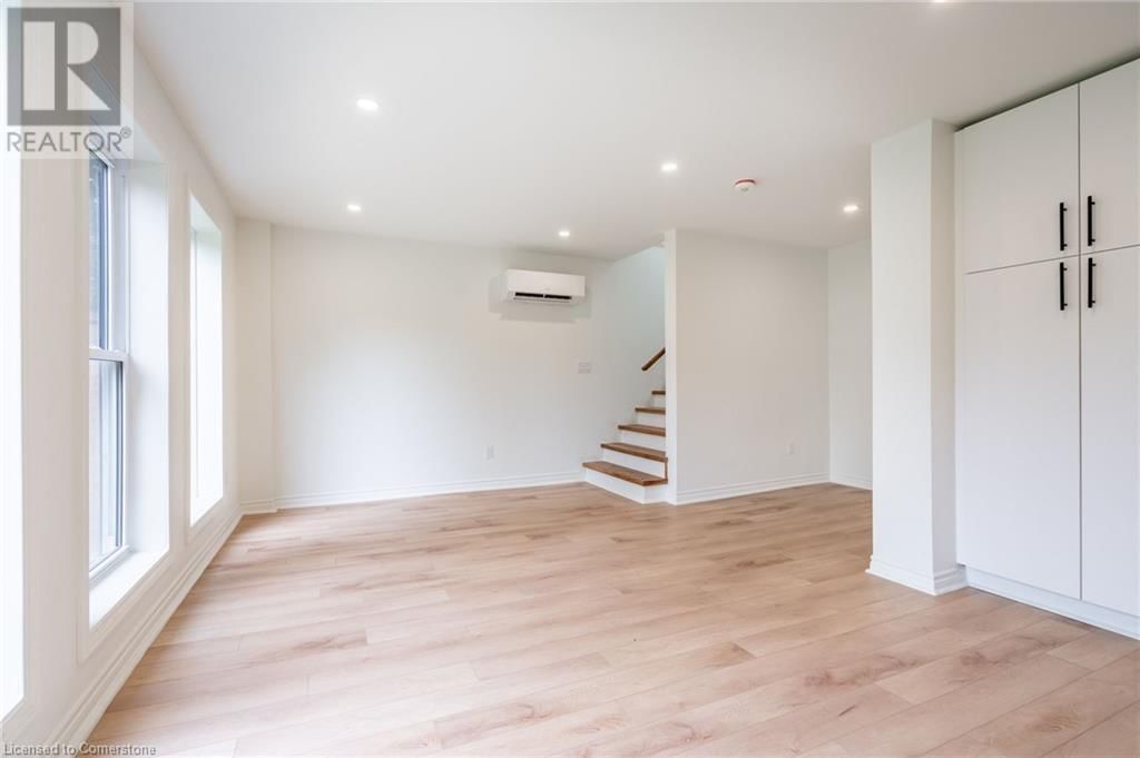 52 BARTON STREET WEST Image 30