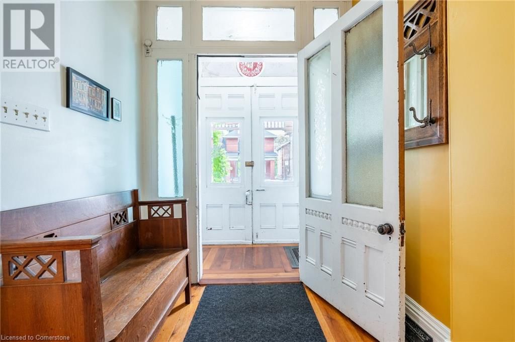 52 BARTON STREET WEST Image 4