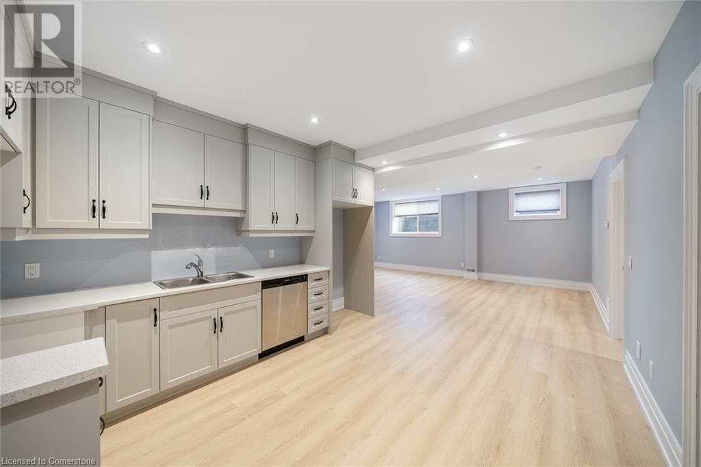 3 CLOVER LANE Image 37