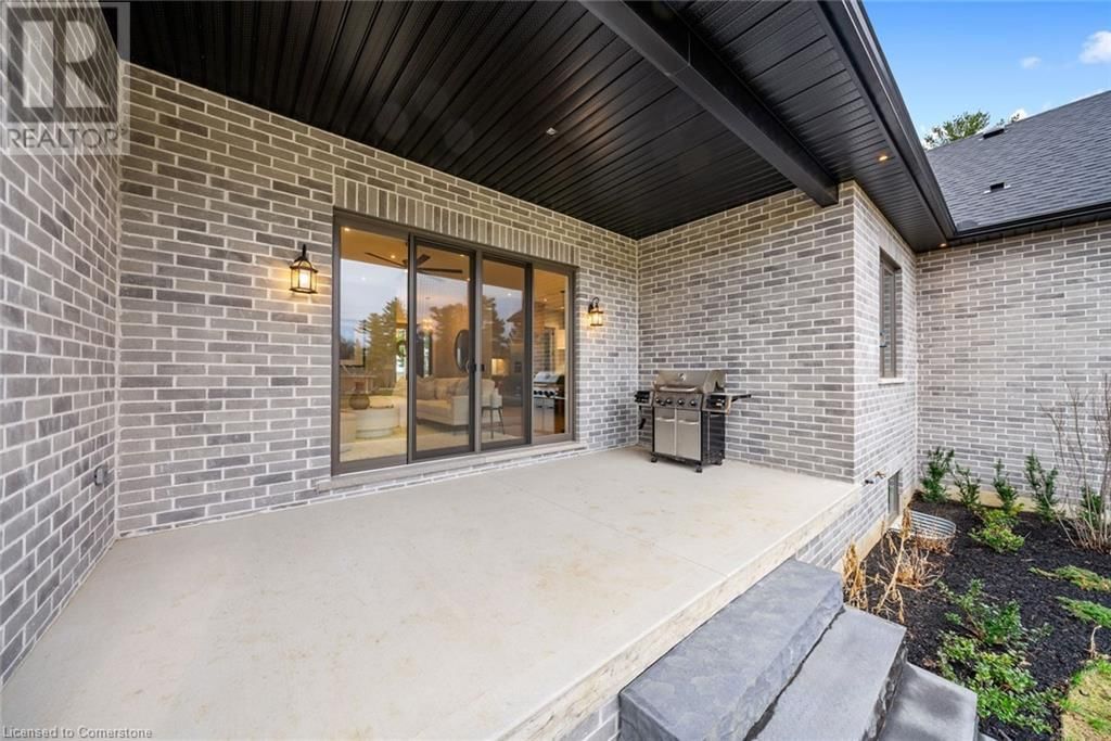3 CLOVER LANE Image 47