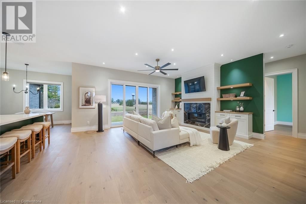 3 CLOVER LANE Image 8