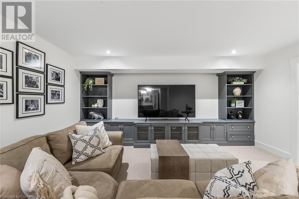 303 TERRACE WOOD CRESCENT Image 35