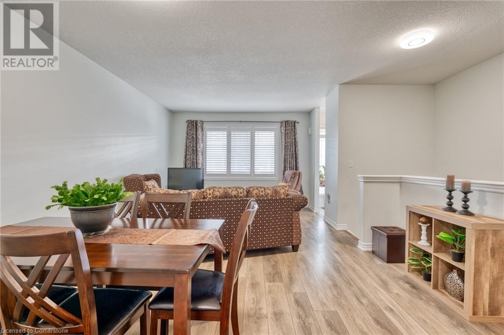 21 STICKLAND LANE Image 10