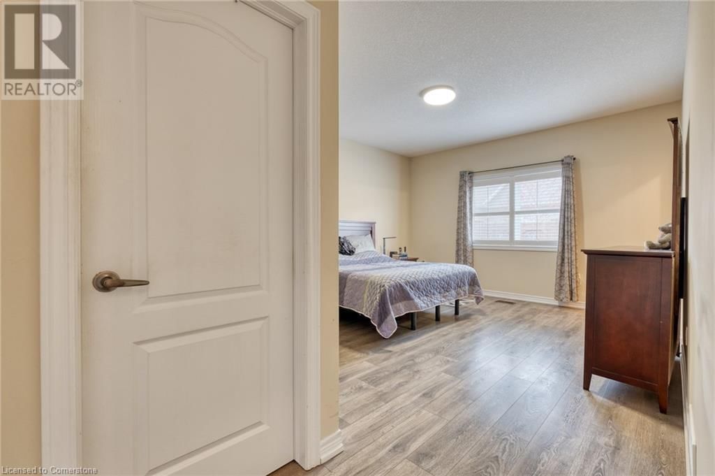 21 STICKLAND LANE Image 18