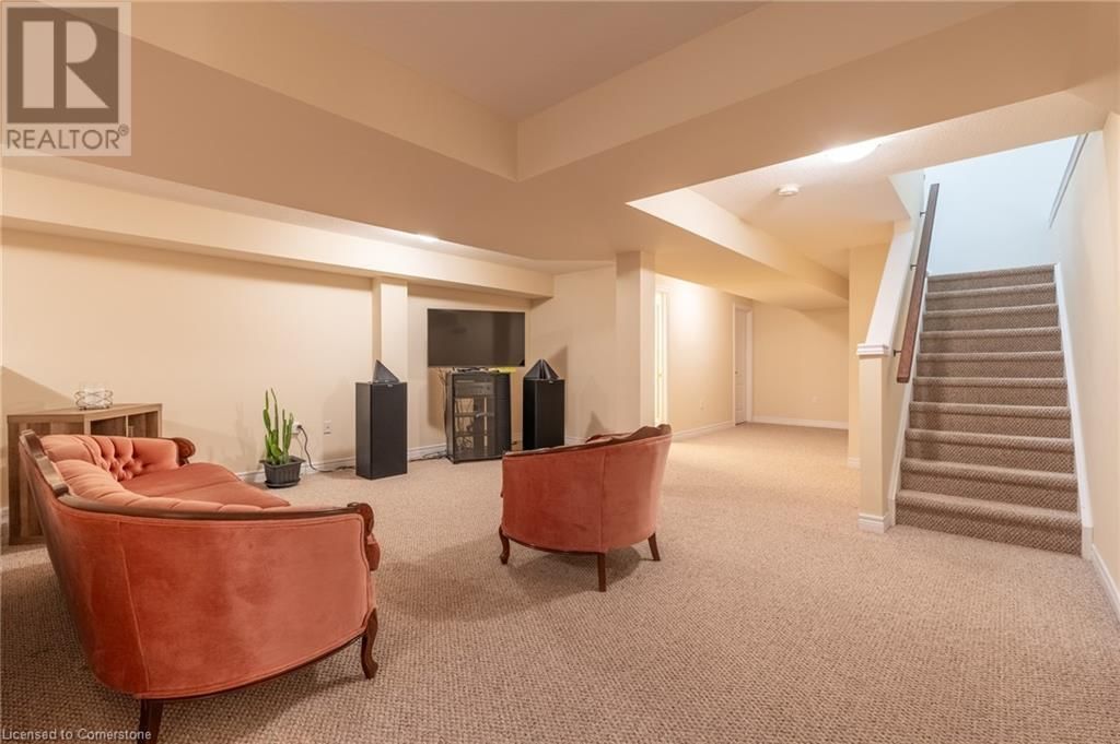21 STICKLAND LANE Image 25