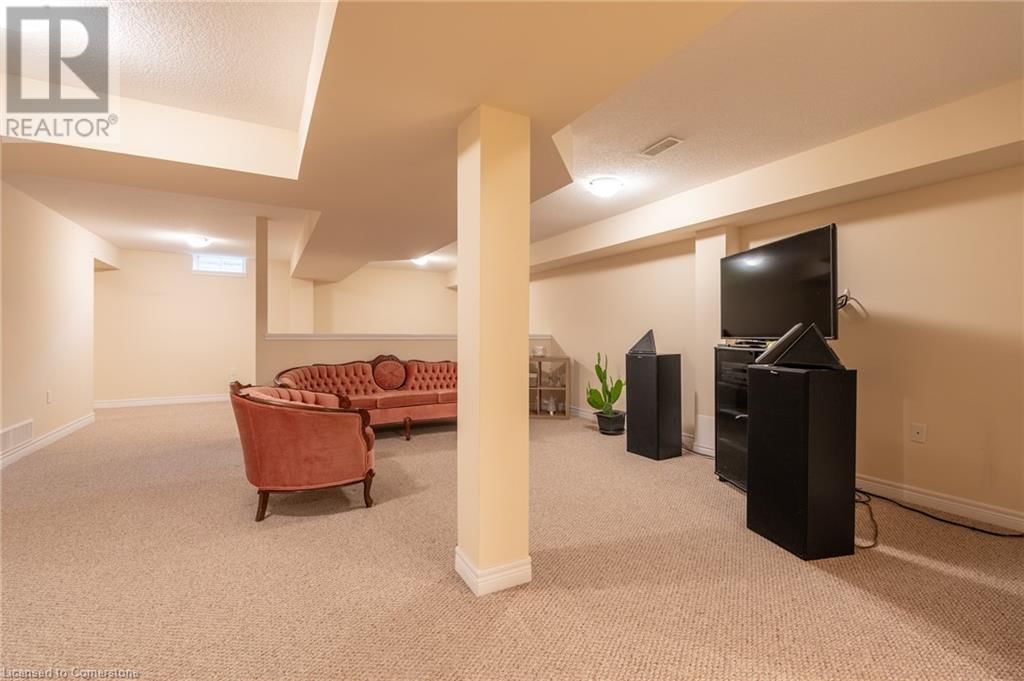 21 STICKLAND LANE Image 27
