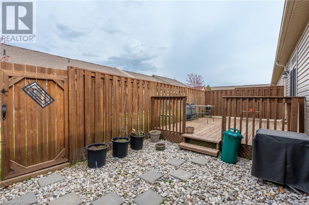 21 STICKLAND LANE Image 35