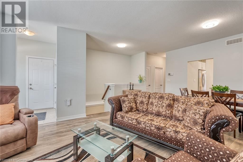 21 STICKLAND LANE Image 7