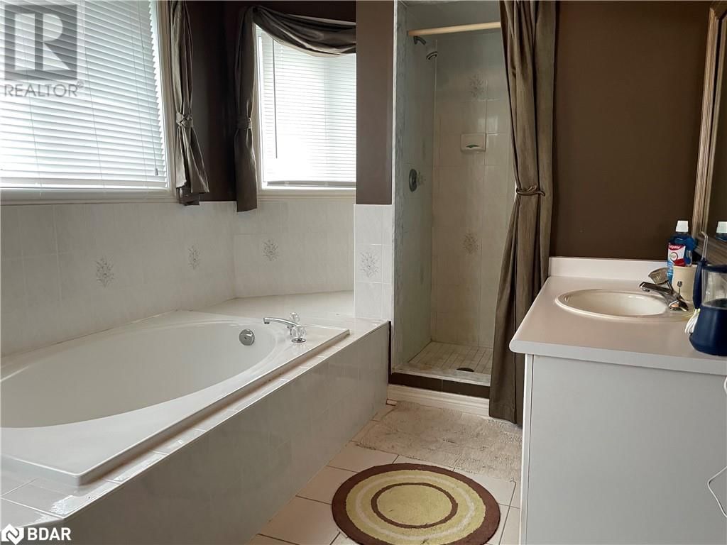 23 NIGHTINGALE CRESCENT Image 13