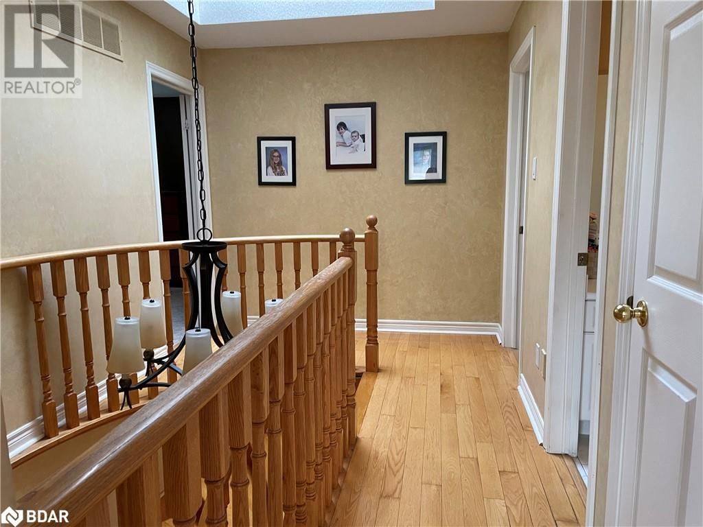 23 NIGHTINGALE CRESCENT Image 18