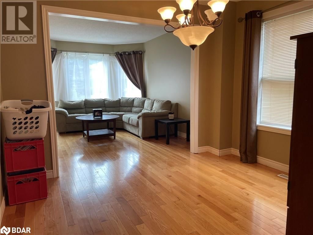 23 NIGHTINGALE CRESCENT Image 7