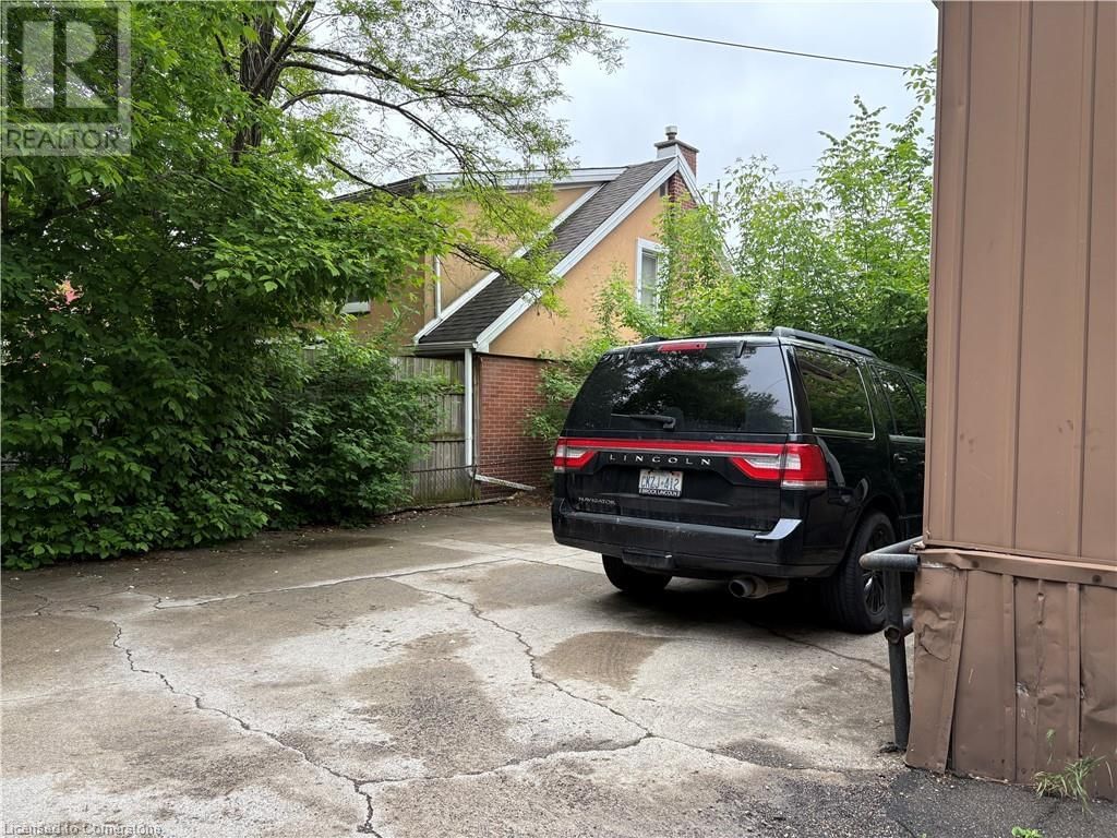 269 MAIN STREET WEST Image 15