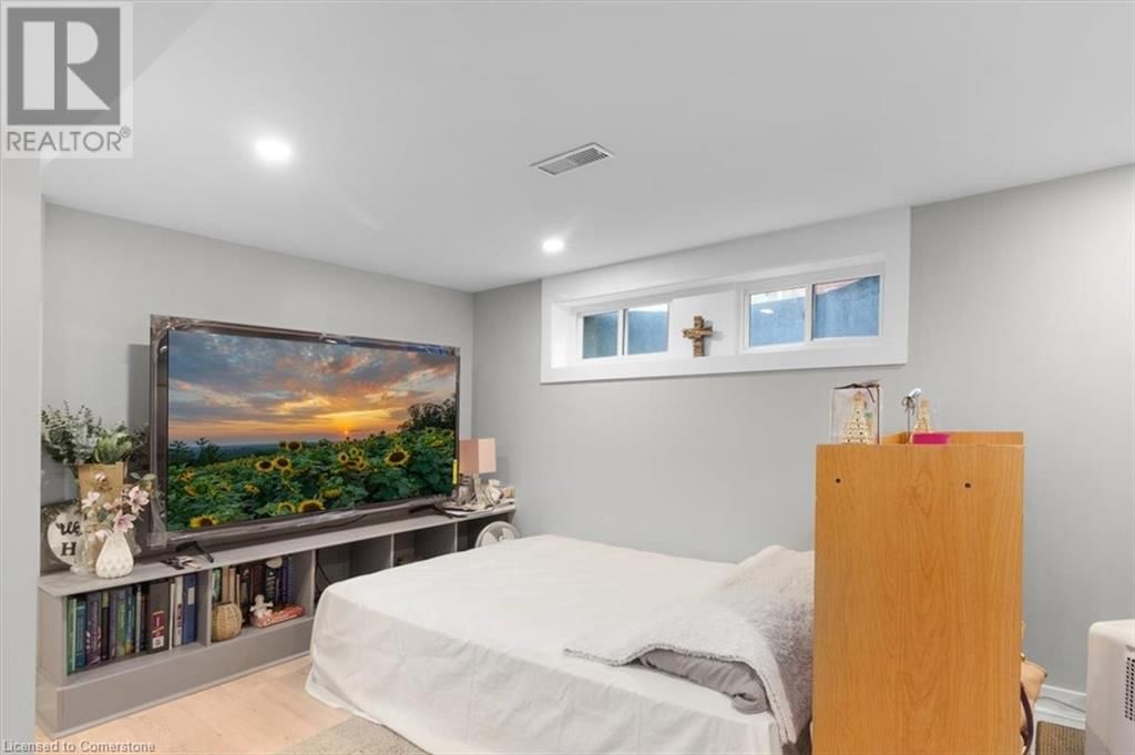 233 NORMANHURST AVENUE Image 24