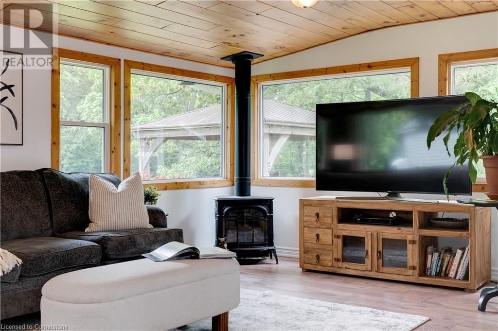 401 LYNDEN ROAD Image 18
