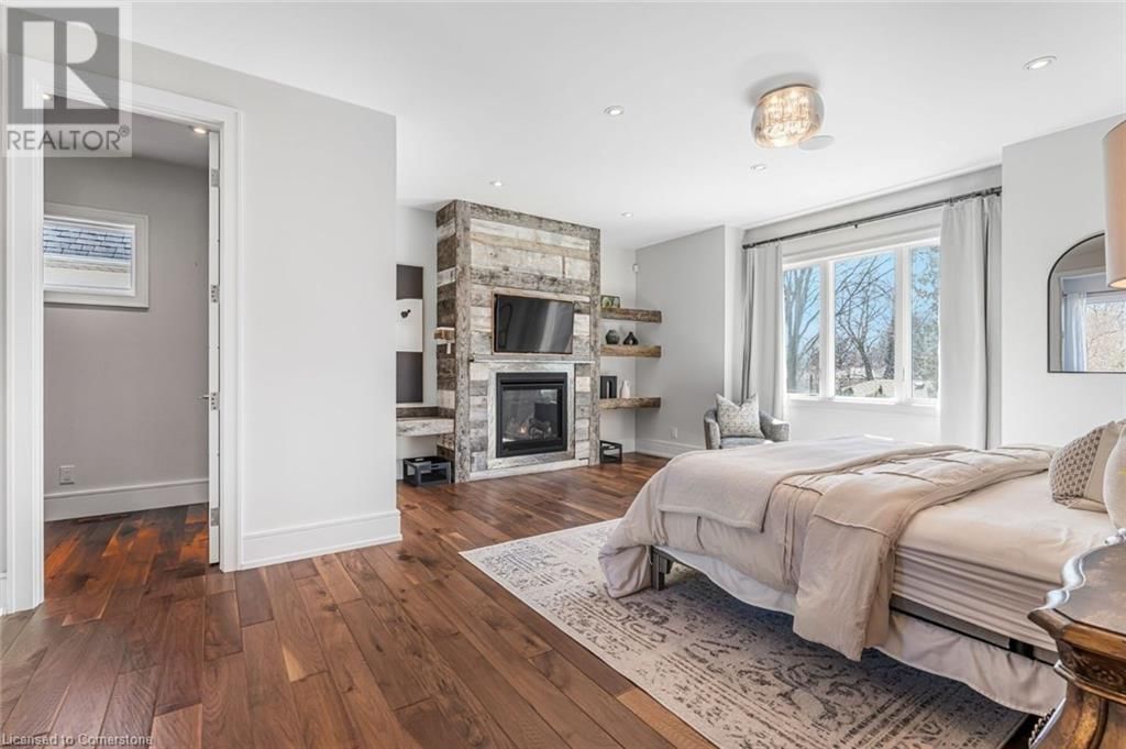 574 STEPHENS CRESCENT WEST Image 25