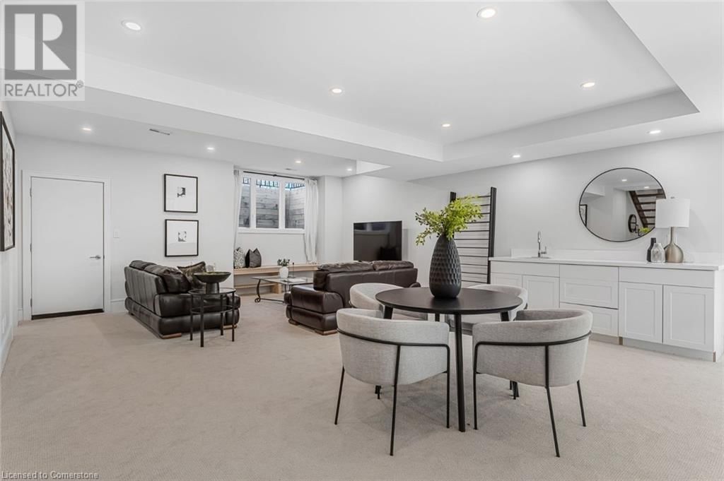 574 STEPHENS CRESCENT WEST Image 39