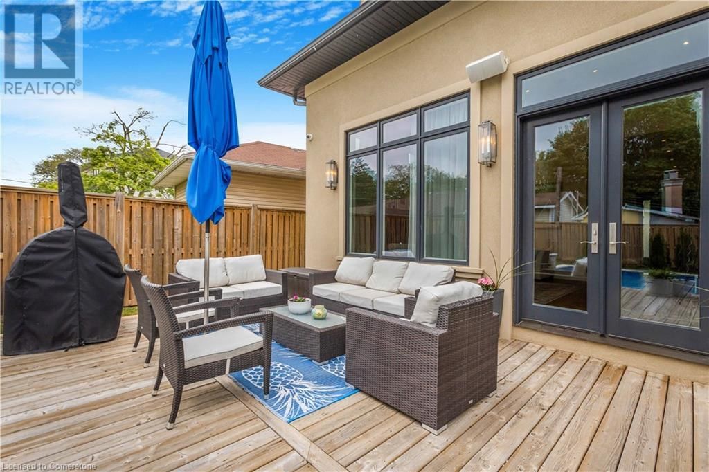 574 STEPHENS CRESCENT WEST Image 48