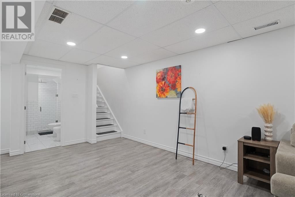 524 SNOWDROP COURT Image 32