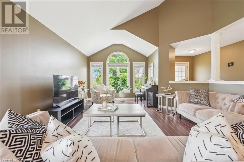 72 MCARTHUR DRIVE Image 10