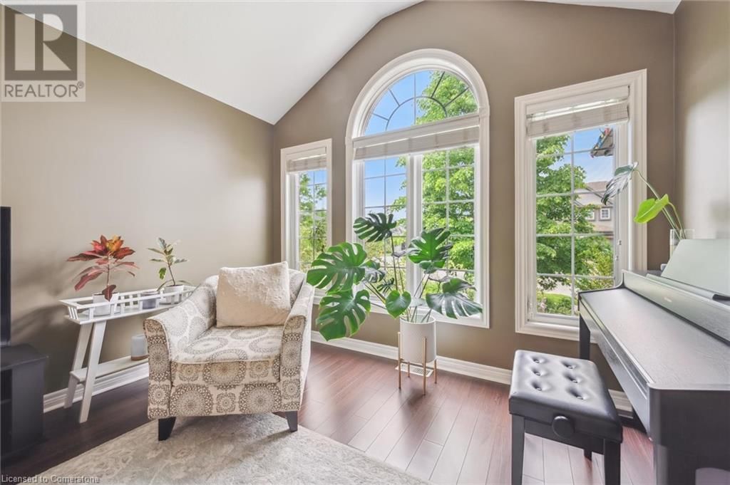 72 MCARTHUR DRIVE Image 12