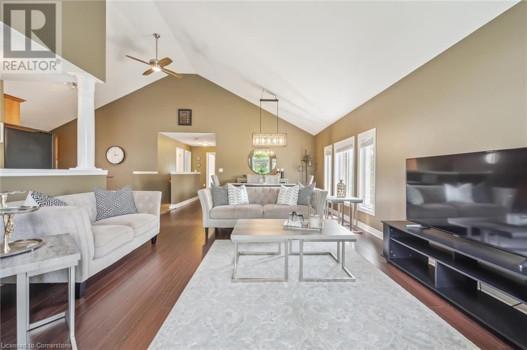 72 MCARTHUR DRIVE Image 13