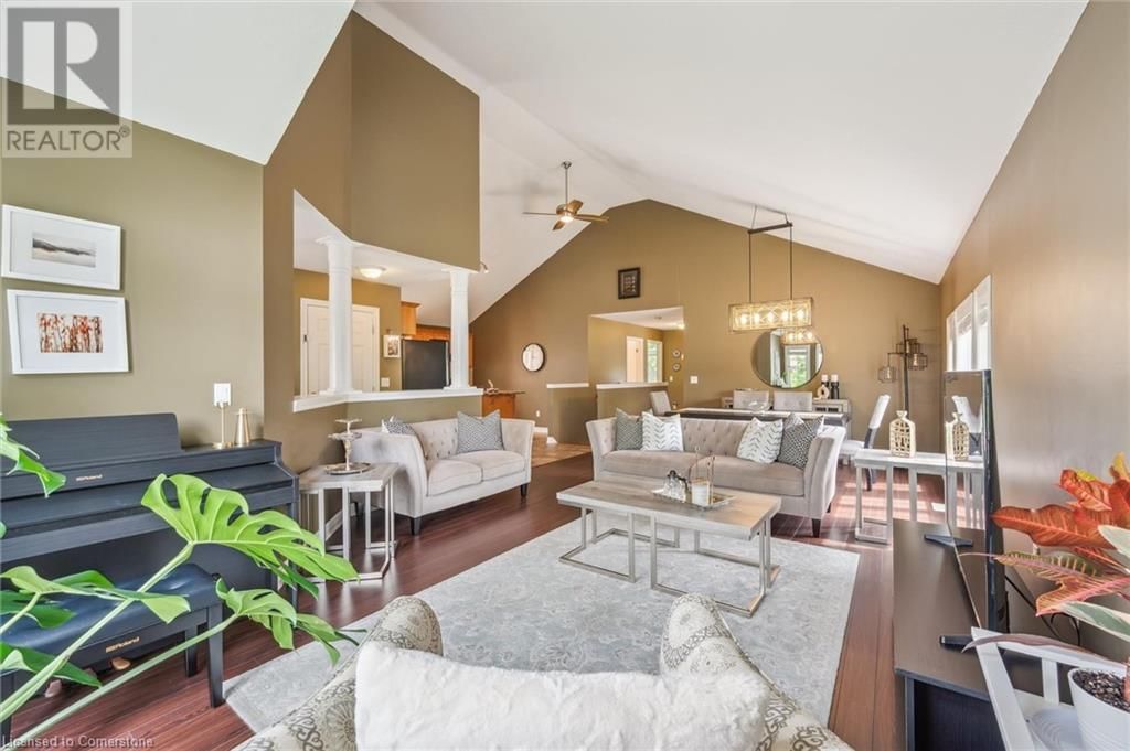 72 MCARTHUR DRIVE Image 14