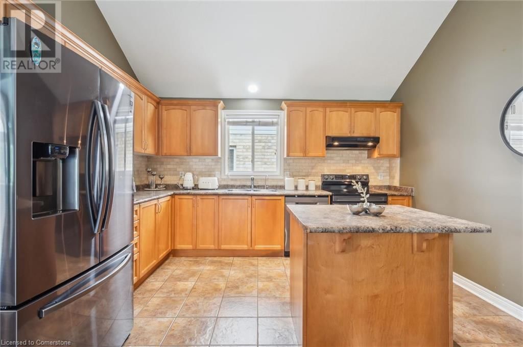 72 MCARTHUR DRIVE Image 19
