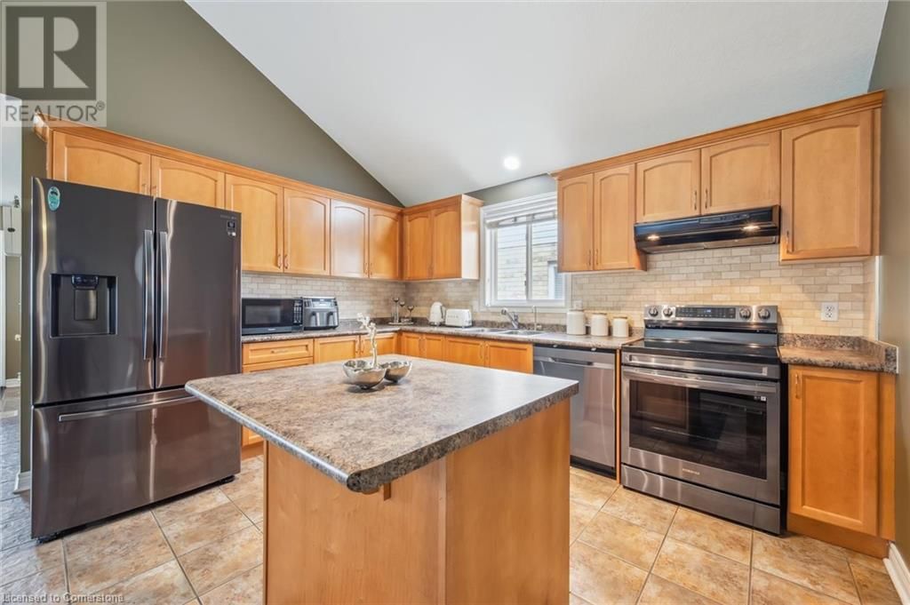 72 MCARTHUR DRIVE Image 20