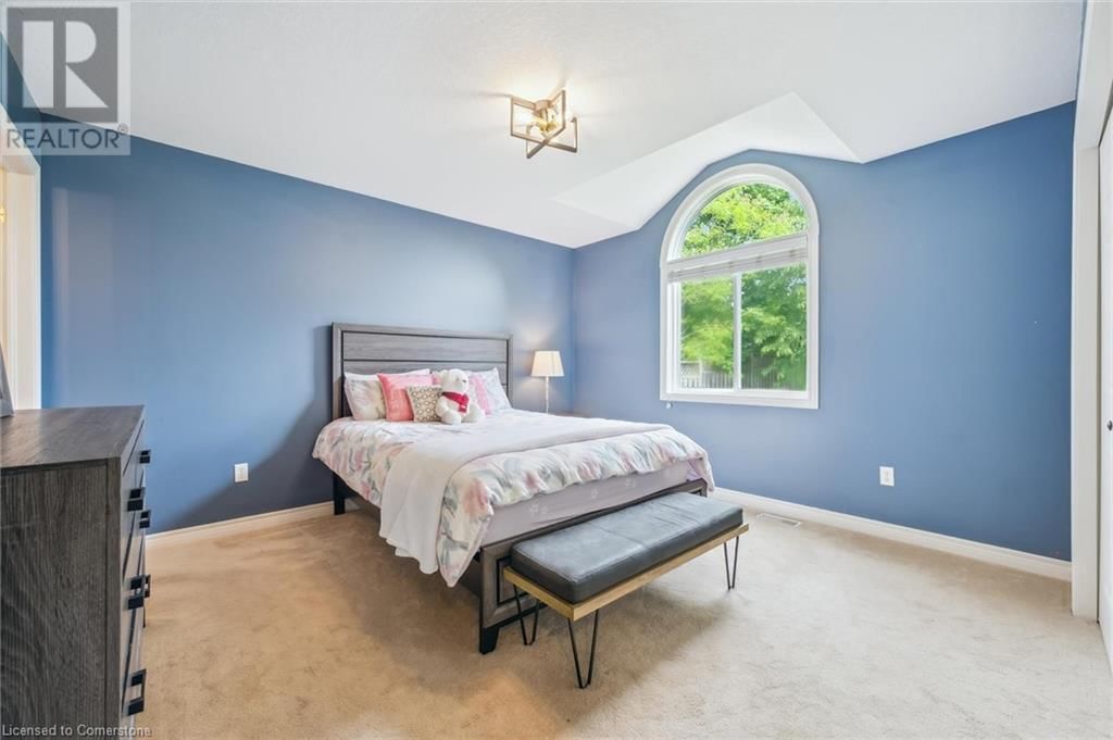 72 MCARTHUR DRIVE Image 23