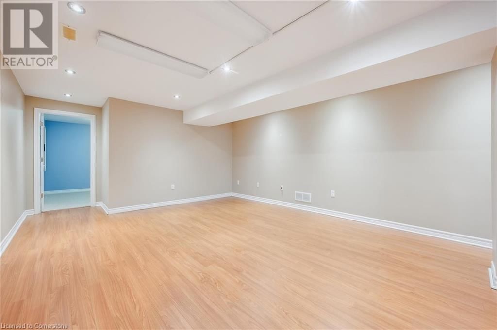 72 MCARTHUR DRIVE Image 32