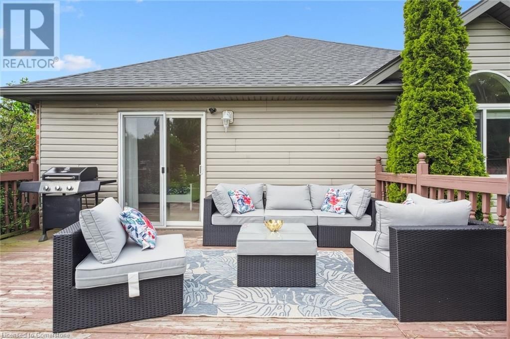 72 MCARTHUR DRIVE Image 43