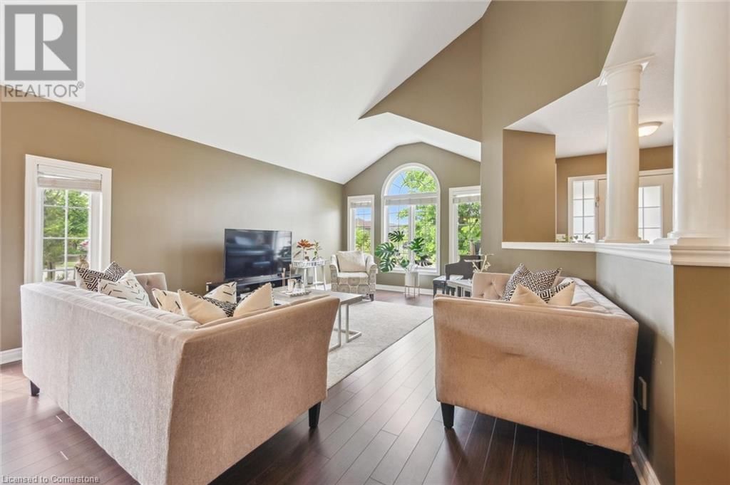 72 MCARTHUR DRIVE Image 9