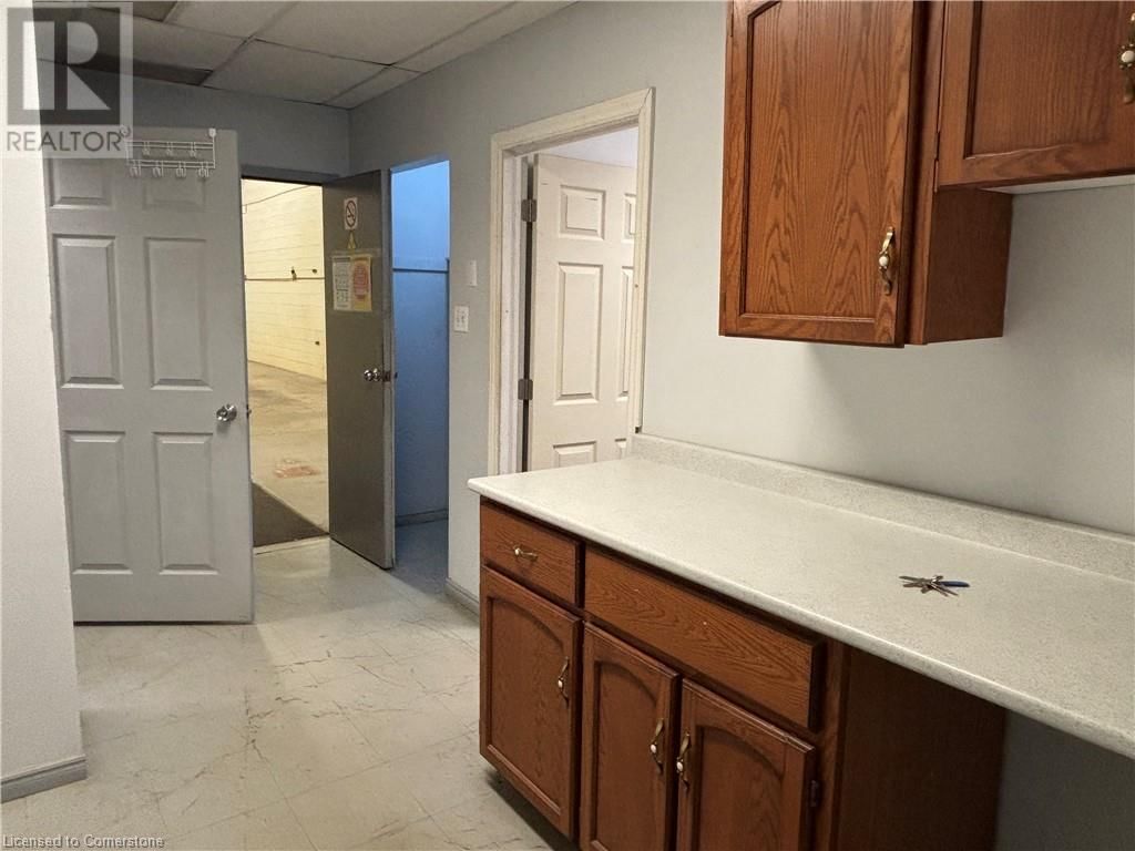 5 - 5540 MAINWAY Image 11