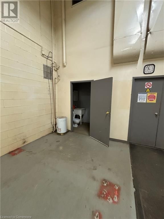 5 - 5540 MAINWAY Image 13