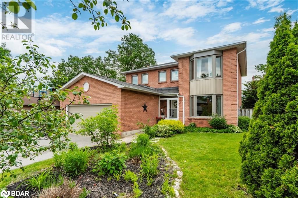 26 KENNY CRESCENT Image 1