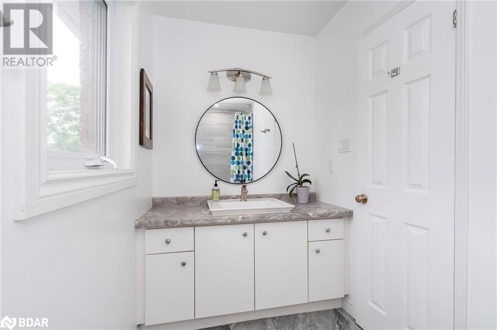 26 KENNY CRESCENT Image 33