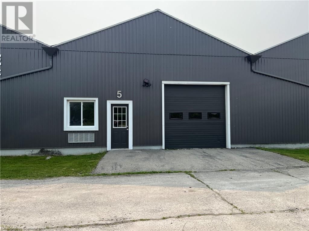 5 - 205 FOREST STREET EAST Image 1