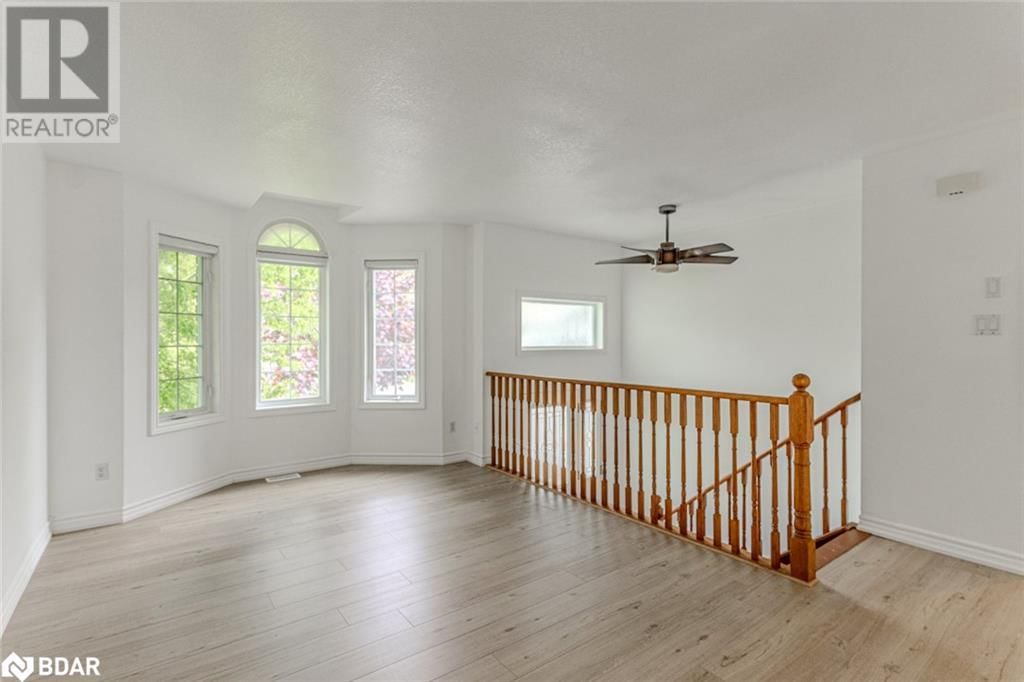 Upper - 32 54TH STREET SOUTH Image 4