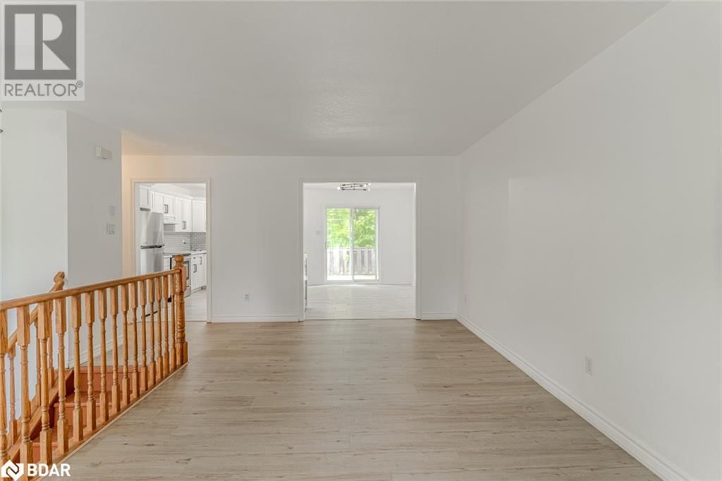 Upper - 32 54TH STREET SOUTH Image 5