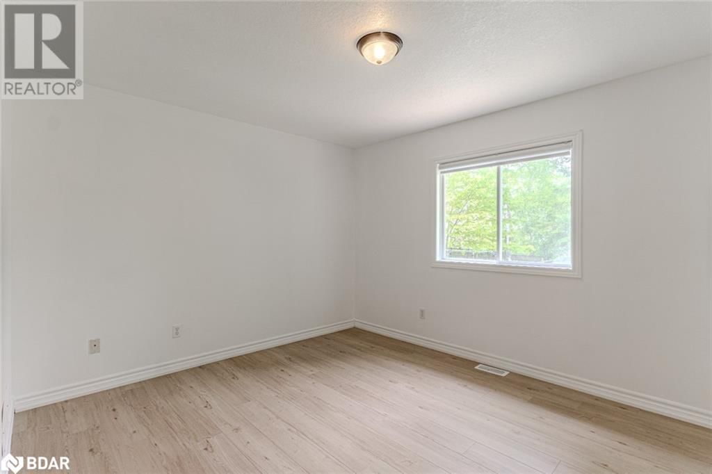 Upper - 32 54TH STREET SOUTH Image 6