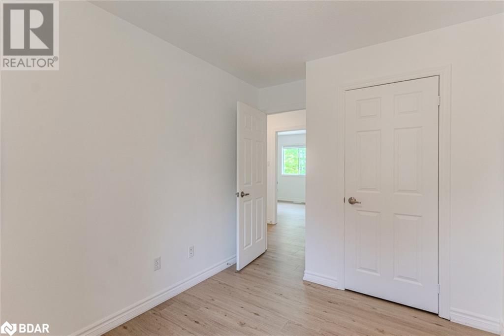 Upper - 32 54TH STREET SOUTH Image 9